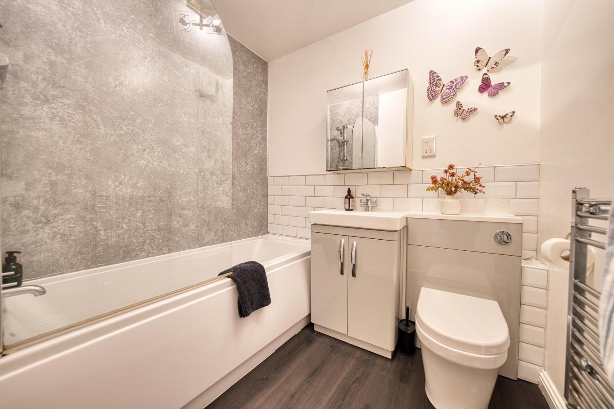 Апартаменты Modern 2 Bed Flat With Free Parking Глазго Экстерьер фото
